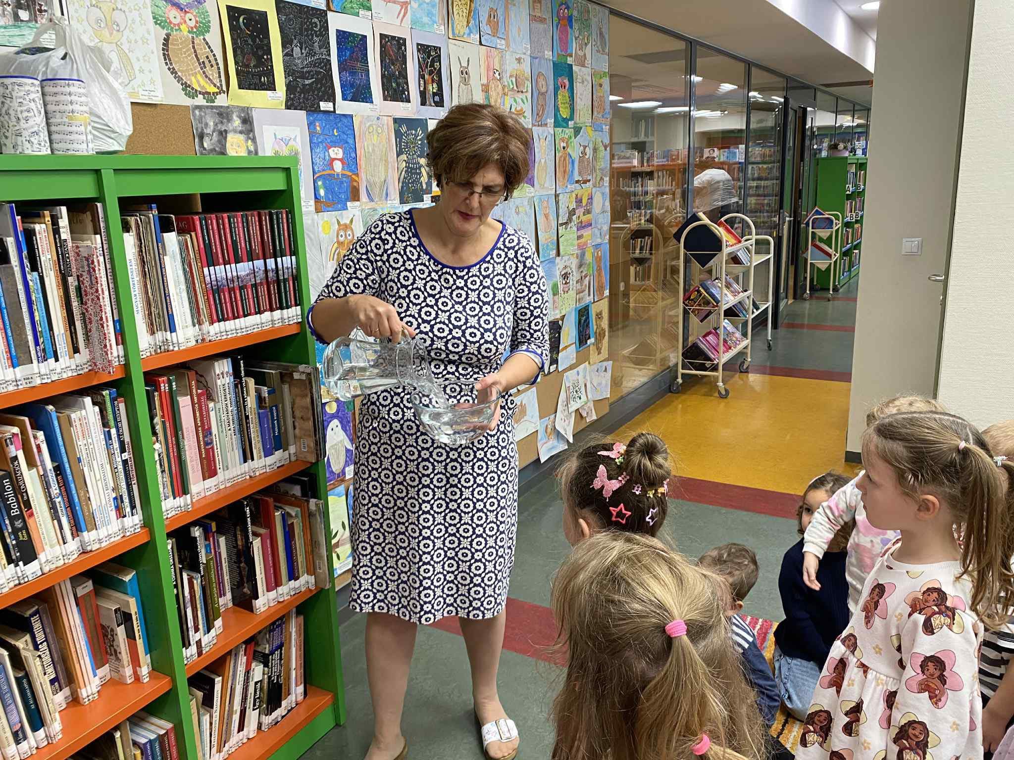 A könyvtárban járt a Napsugár csoport 2025. 10. 19.